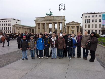 Die Gruppe vor dem Brandenburger Tor